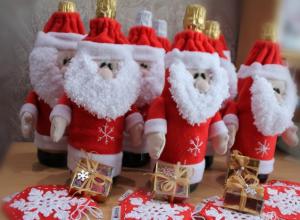 Дед Мороз своими руками из бутылки: мастер-класс Украшение бутылки снегурочка